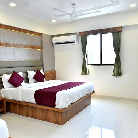 Hotel Royal King By Sky Stays Ahmedabad Exterior photo