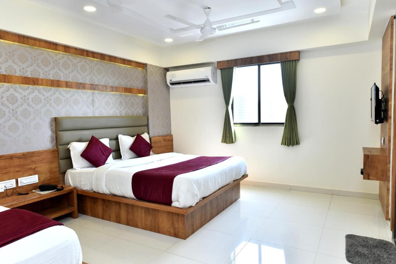 Hotel Royal King By Sky Stays Ahmedabad Exterior photo