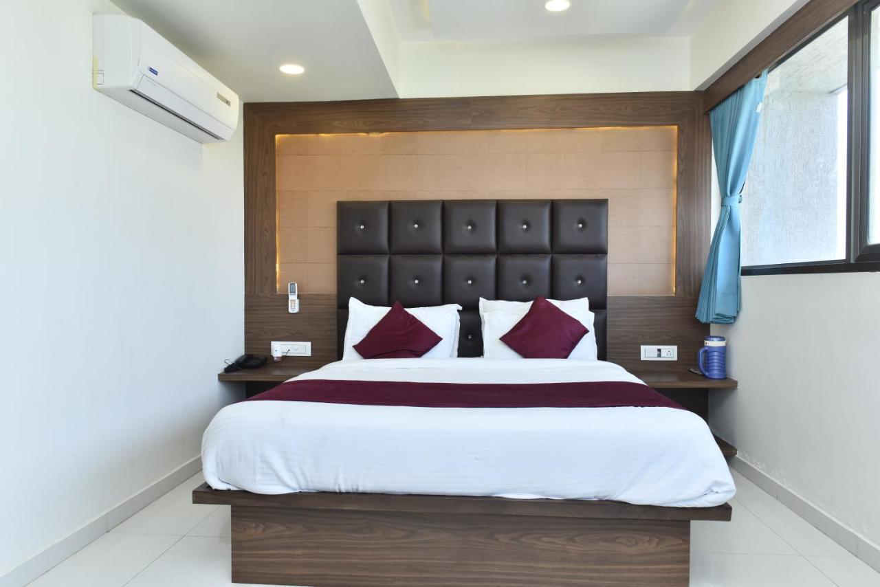 Hotel Royal King By Sky Stays Ahmedabad Exterior photo