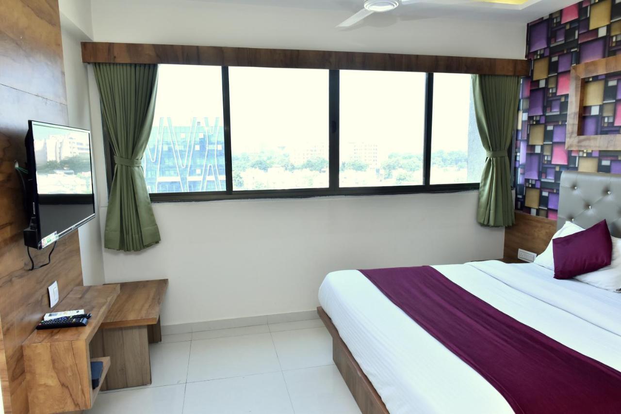 Hotel Royal King By Sky Stays Ahmedabad Exterior photo