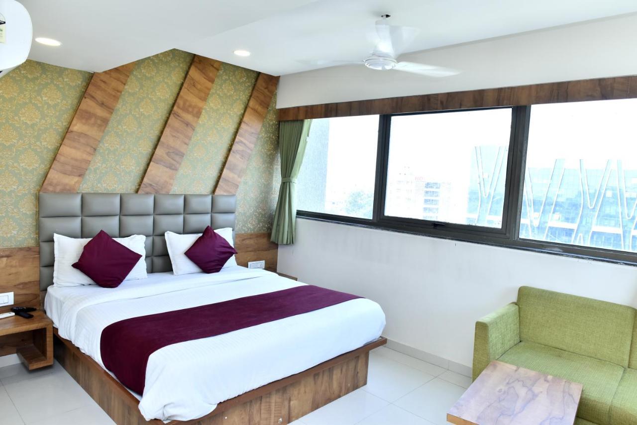 Hotel Royal King By Sky Stays Ahmedabad Exterior photo
