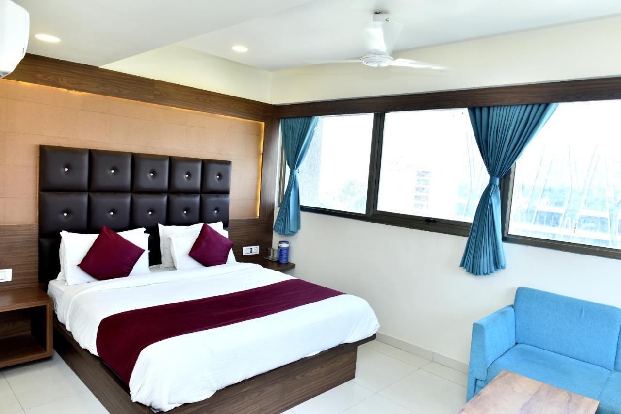 Hotel Royal King By Sky Stays Ahmedabad Exterior photo